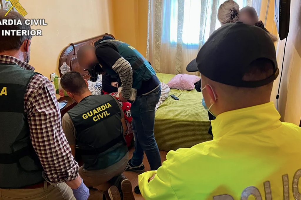 Guardia Civil libera venezolanas Ibiza: agentes en un operativo contra la explotación sexual en España
