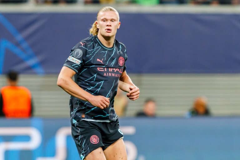 Erling Haaland, autor del doblete de Haaland ante el Crystal Palace, con la camiseta del Manchester City en un partido de la Premier League