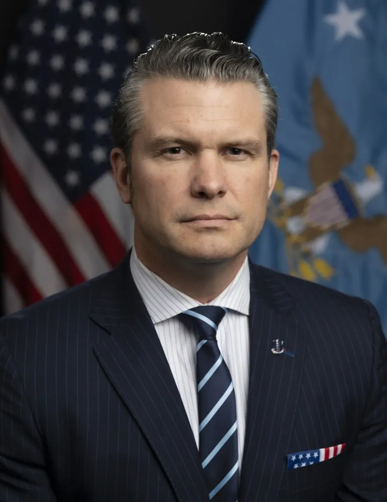 Destitución de Brett Sylvia: retrato oficial de Pete Hegseth, secretario de Defensa de Estados Unidos