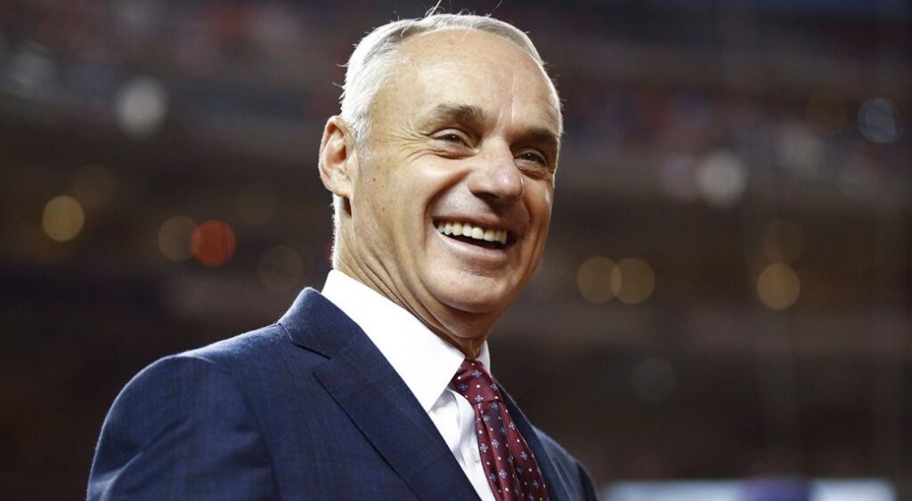 Huelga en la MLB: el comisionado Rob Manfred, defensor del tope salarial que rechaza el sindicato de peloteros