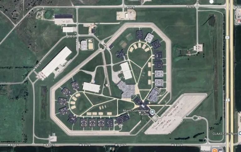 ICE detiene a un ciudadano de EE. UU.: vista aérea de la Miami Correctional Facility de Indiana, donde Phillip James está recluido desde enero