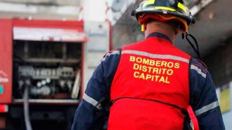 Bomberos de Caracas controlaron incendio en Mercado de Emprendedores de avenida Baralt Bomberos de Caracas controlaron incendio en Mercado de Emprendedores de avenida Baralt
