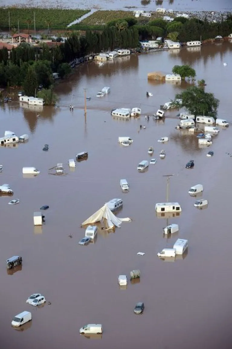 Inundaciones en el sur de Francia: calle anegada por las lluvias torrenciales en el departamento del Var
