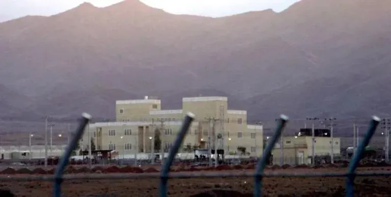 Irán acusa al OIEA: instalación nuclear iraní tras una cerca de seguridad