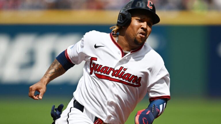 José Ramírez récord Guardians: el dominicano corre las bases con el uniforme blanco de Cleveland