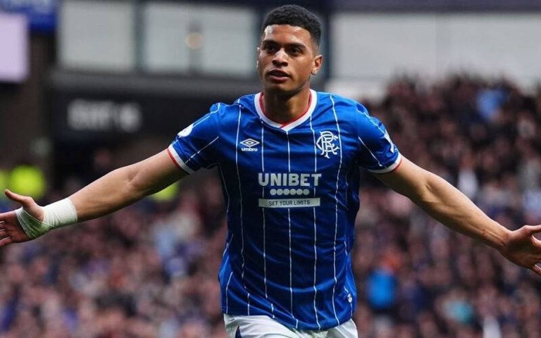 Kevin Kelsy celebrando con el Rangers, en su gran momento de Kevin Kelsy en Escocia