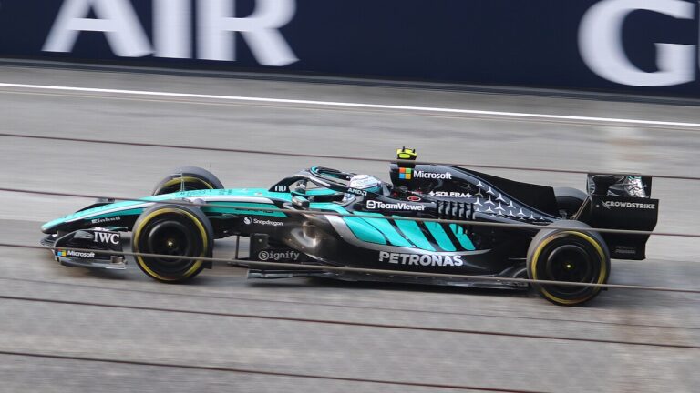 Kimi Antonelli gana el GP de Estados Unidos: el Mercedes del piloto italiano en acción en pista
