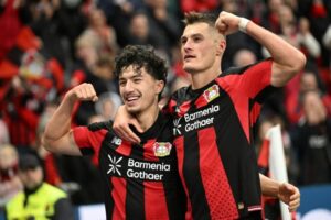 Leverkusen 2-1 Friburgo: Ibrahim Maza y Patrik Schick celebran un gol del Bayer Leverkusen en el BayArena