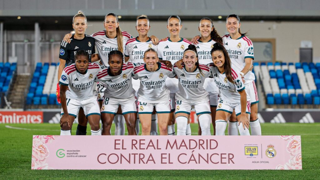 Linda Caicedo en la formación titular del Real Madrid femenino antes del partido contra el Espanyol por la Liga F
