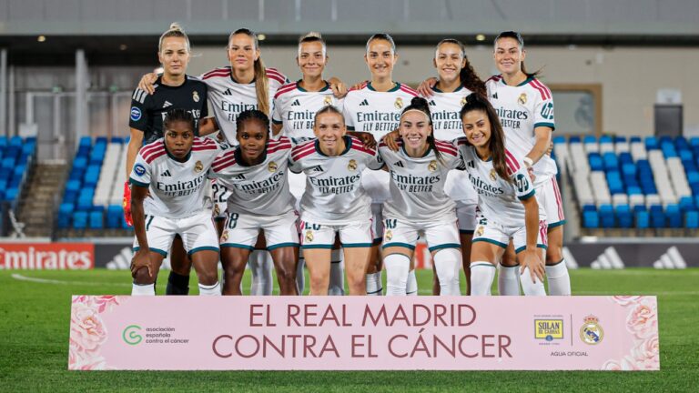 Linda Caicedo en la formación titular del Real Madrid femenino antes del partido contra el Espanyol por la Liga F
