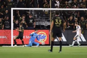 Los Angeles FC empata con Galaxy: Leo Walta marca el gol del empate 2-2 en el BMO Stadium