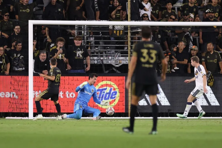 Los Angeles FC empata con Galaxy: Leo Walta marca el gol del empate 2-2 en el BMO Stadium