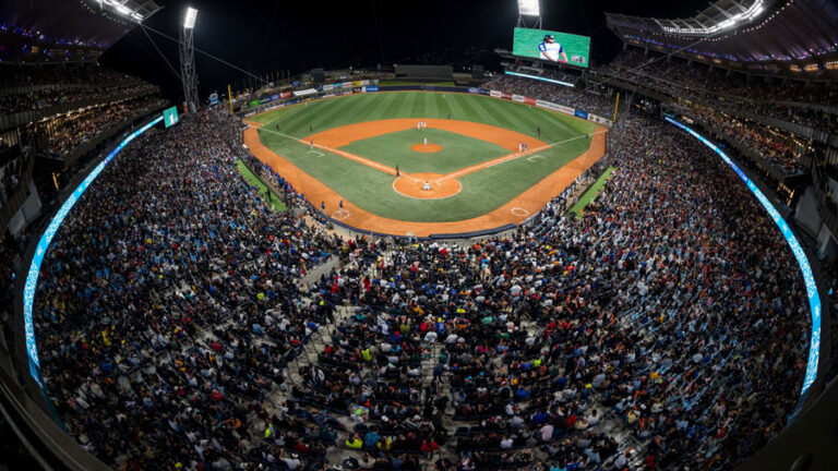 Estadio Monumental Simón Bolívar de Caracas durante un partido de la LVBP en vivo en La Noticia de Hoy