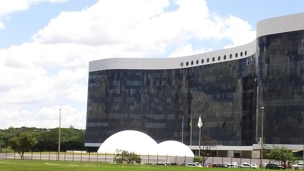 Meta bajo presión en Brasil: sede del Tribunal Superior Electoral en Brasilia