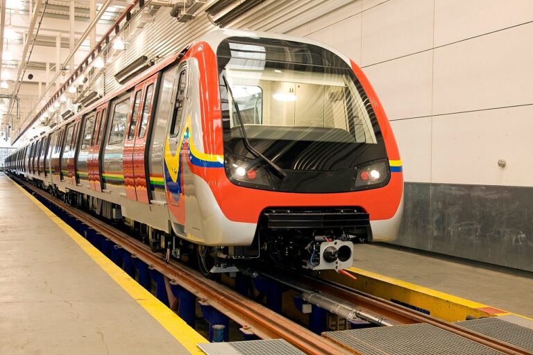 Tren del Metro de Caracas, que extenderá su horario por el Magallanes vs. Caracas de este sábado