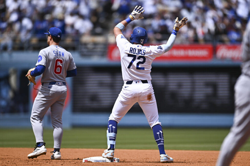 Miguel Rojas Serie Mundial: el venezolano durante un juego de Grandes Ligas, ahora corresponsal de MLB en el Clásico de Otoño