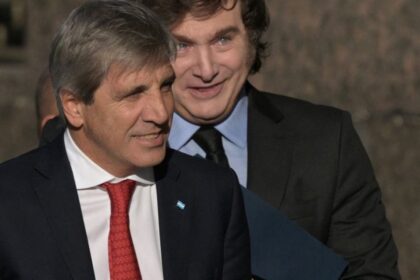 Luis Caputo y Javier Milei, impulsores del swap con Estados Unidos dentro del blindaje financiero argentino