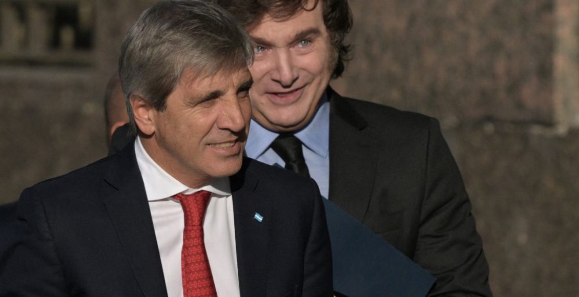 Luis Caputo y Javier Milei, impulsores del swap con Estados Unidos dentro del blindaje financiero argentino