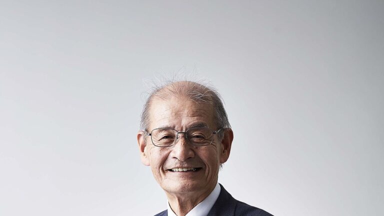 Akira Yoshino, Premio Nobel de Química 2019 y creador de la batería de ion-litio, en un retrato de estudio
