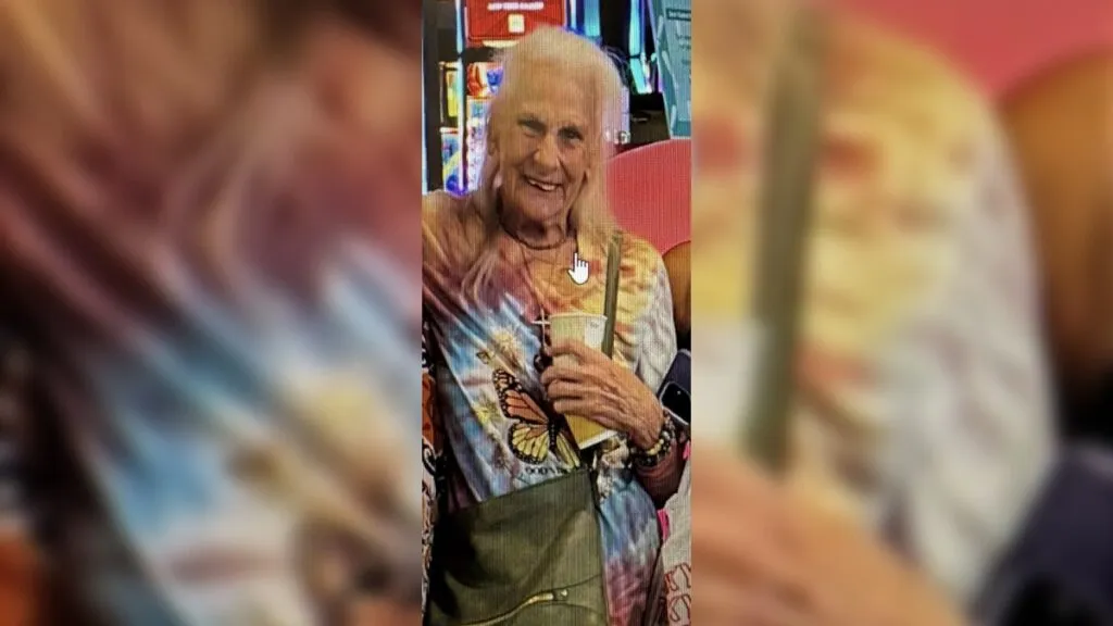 Mujer desaparecida en North Las Vegas: Jo Gowda, de cabello blanco, en la fotografia difundida por la policia para su busqueda