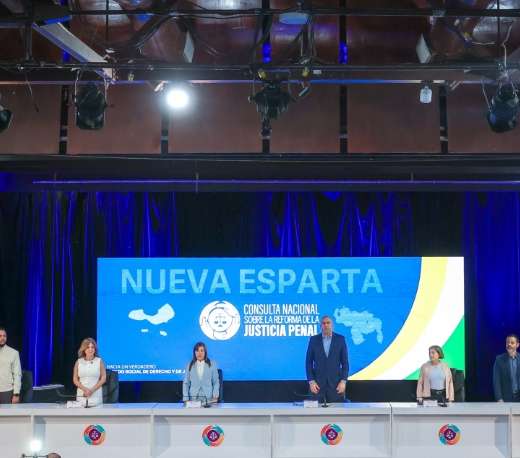 Acto de la Consulta Nacional sobre la reforma de la justicia penal en Nueva Esparta, encabezado por el fiscal general Larry Devoe