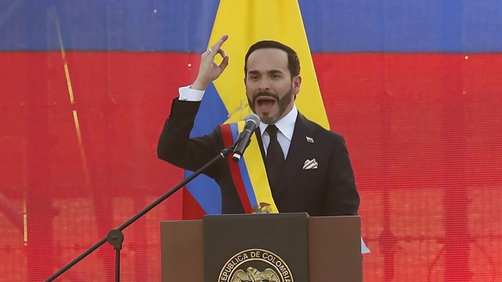 Operación Ónix en el Cauca: el presidente de Colombia, Abelardo De La Espriella, tras un atril con la bandera colombiana, al entregar balances de la ofensiva contra el ELN