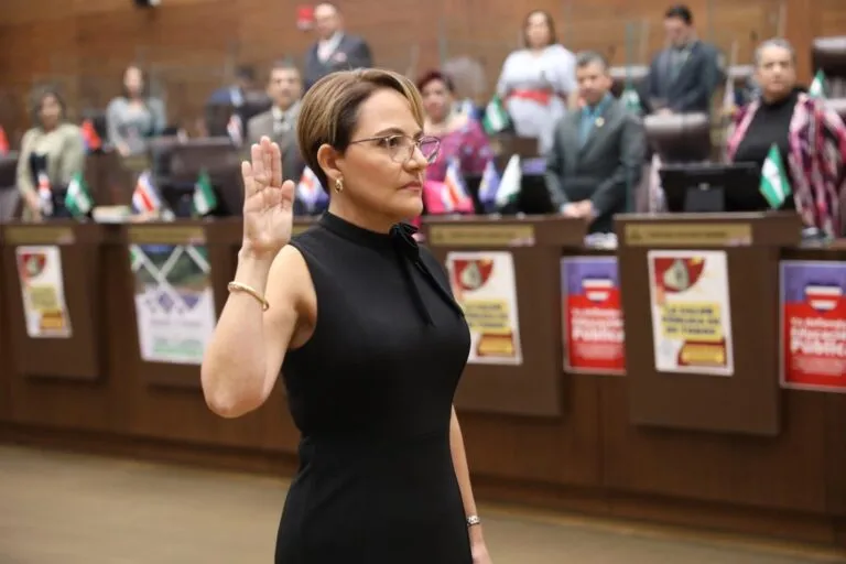 Patricia Vargas al juramentarse como magistrada: hoy preside la Corte Suprema y completa el trío de mujeres al frente de los poderes de Costa Rica