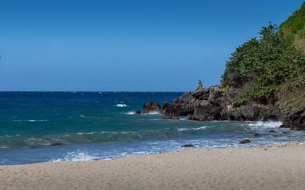 Playas de La Guaira reabrirán el 31 de octubre: arena y mar turquesa en Playa Cañaveral, litoral central