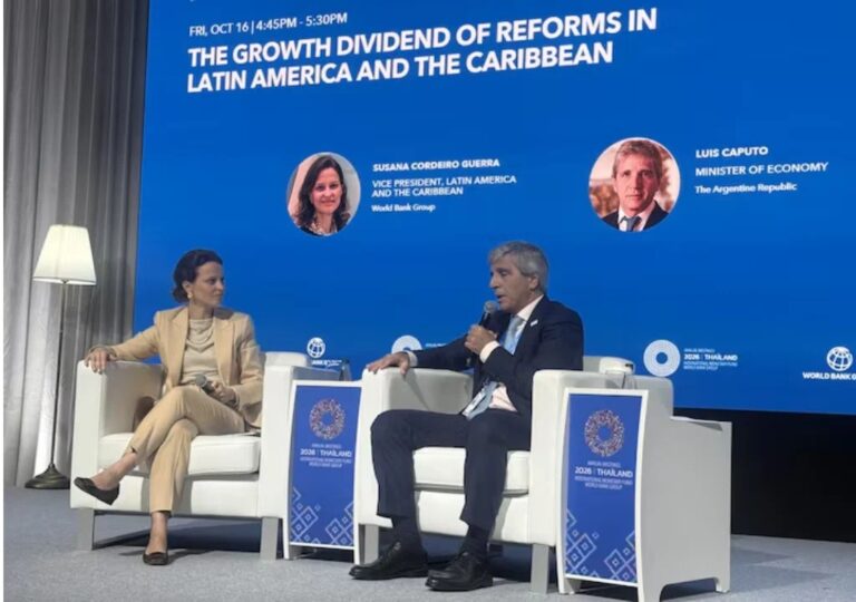 Susana Cordeiro Guerra, vicepresidenta del Banco Mundial, en el panel de Bangkok donde anunció los préstamos para Venezuela