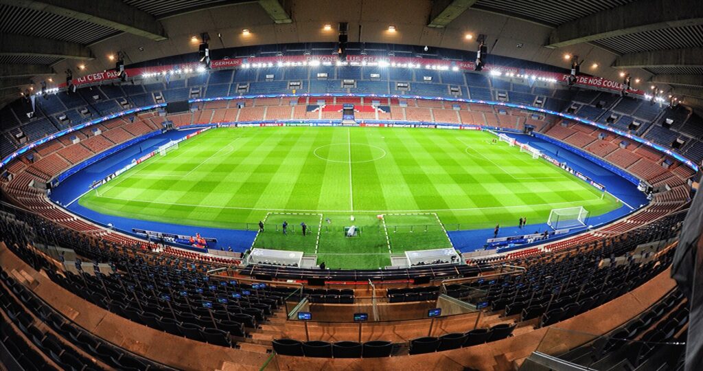 PSG-Lyon aplazado: interior del Parque de los Príncipes, estadio del Paris Saint-Germain
