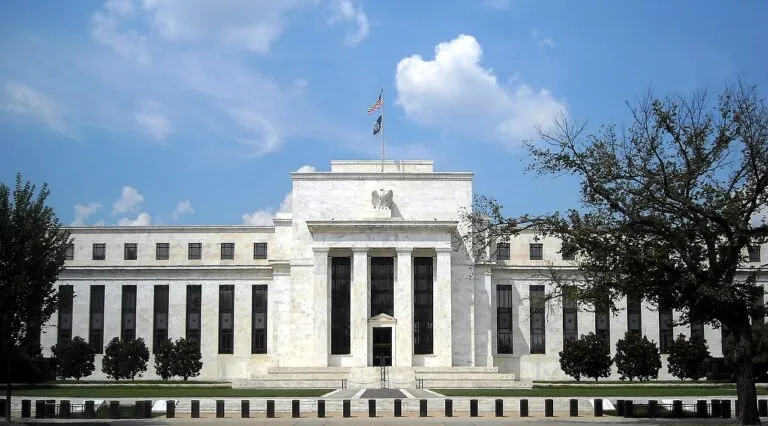 Reserva Federal mantiene las tasas: la sede del banco central, el edificio Eccles en Washington