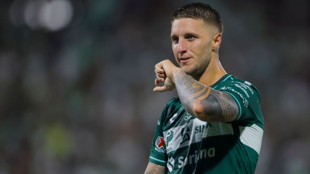 Santos vence a Pumas: Franco Pardo celebra el segundo gol de penal en el Estadio TSM Corona de Torreón