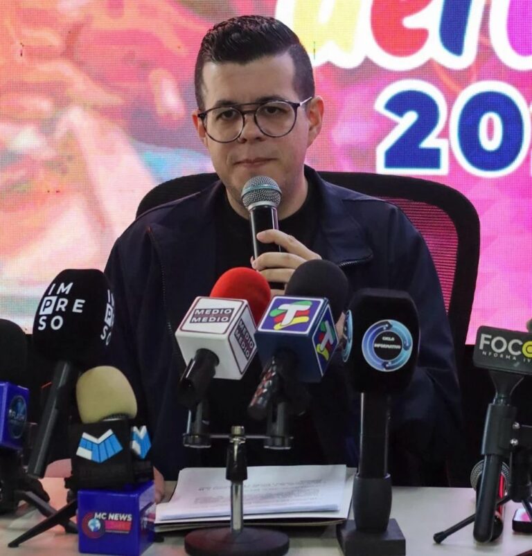 Endri Méndez anuncia las semifinales de la gaita del año en rueda de prensa en Maracaibo