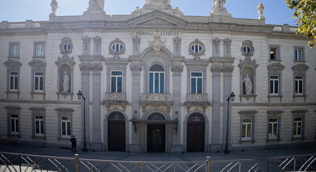 Sede del Tribunal Supremo y el debate por la ley de nietos