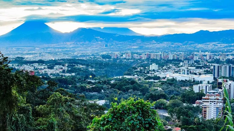 tolerancia cero en Guatemala: vista panorámica de Ciudad de Guatemala, capital del país