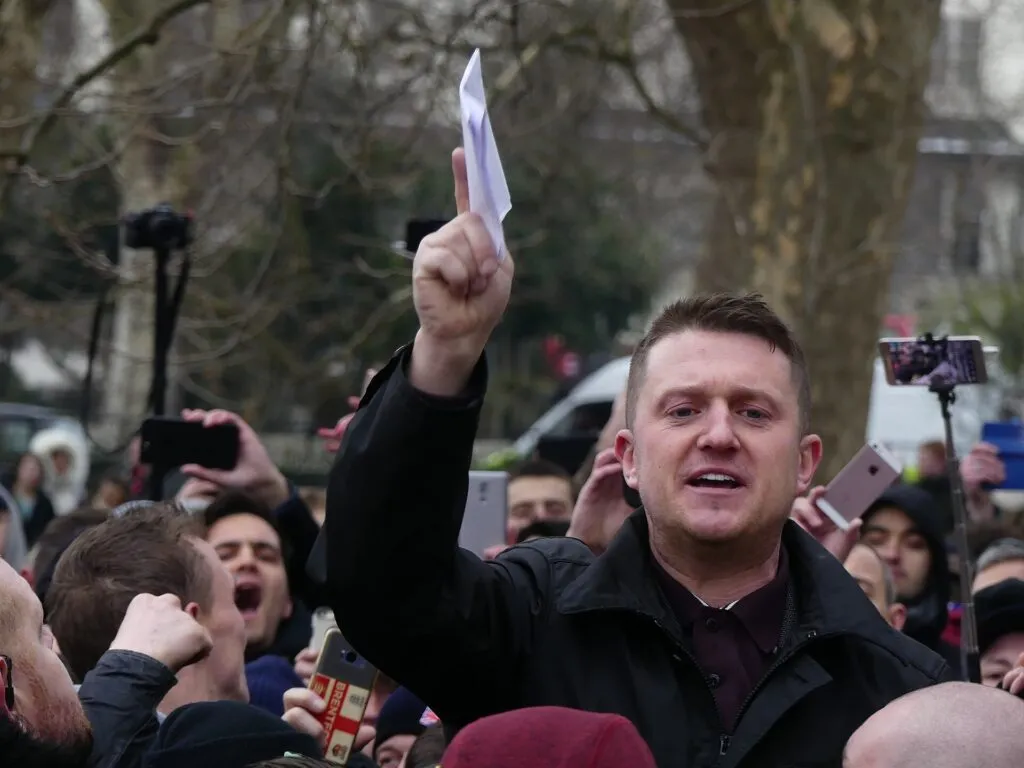 Tommy Robinson en Londres: el activista británico declarado culpable de acosar a dos periodistas del Daily Mail