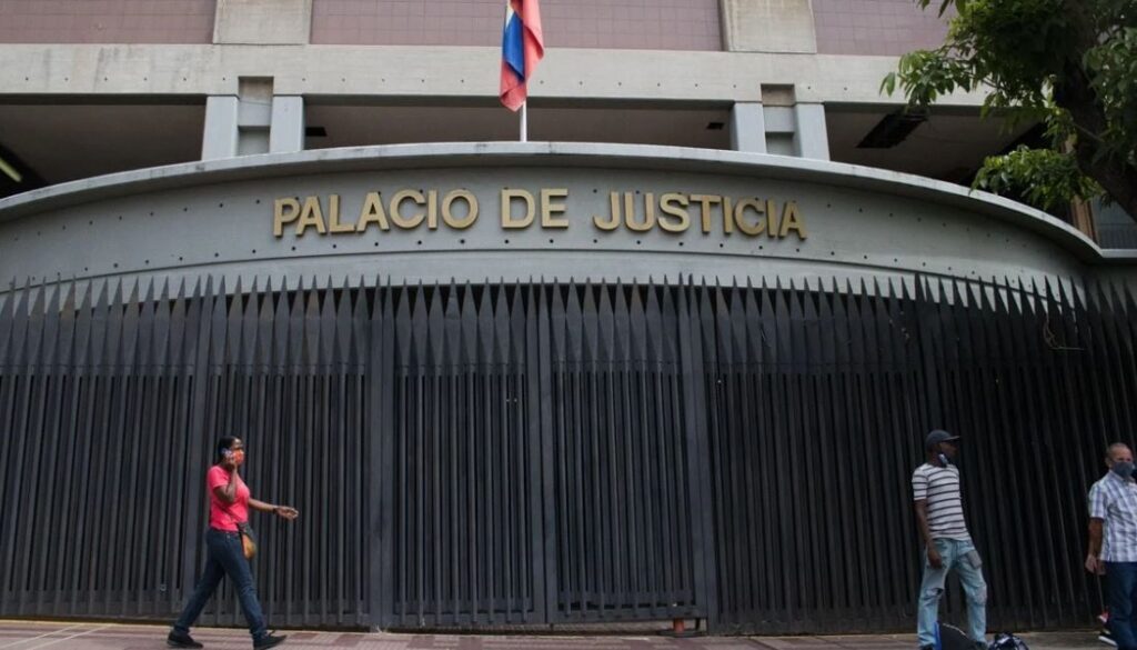 Fachada del Palacio de Justicia en Caracas, sede de los tribunales de terrorismo cuya competencia nacional eliminó el TSJ