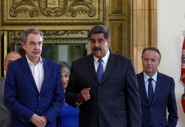 testaferro de Zapatero: José Luis Rodríguez Zapatero junto a Nicolás Maduro en el Palacio de Miraflores