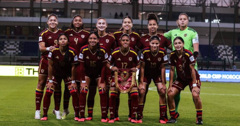 Vinotinto Sub-17 femenina posa en Marruecos antes de un partido del Mundial de la categoría