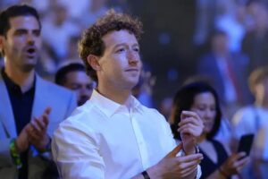 Mark Zuckerberg en un acto público: evalúa irse de California por el impuesto a la riqueza